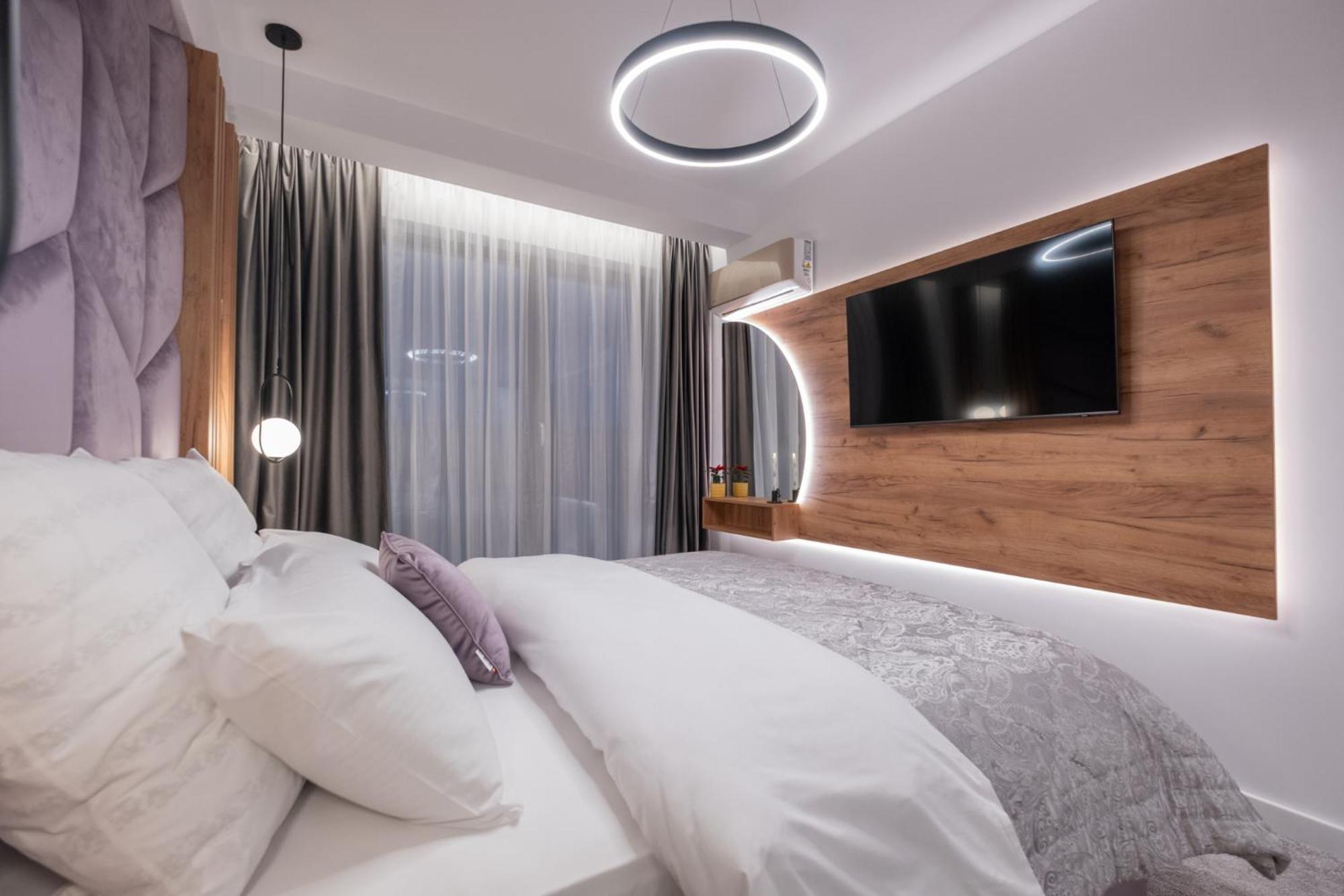 Jacuzzi & Sauna Skyview Apartment