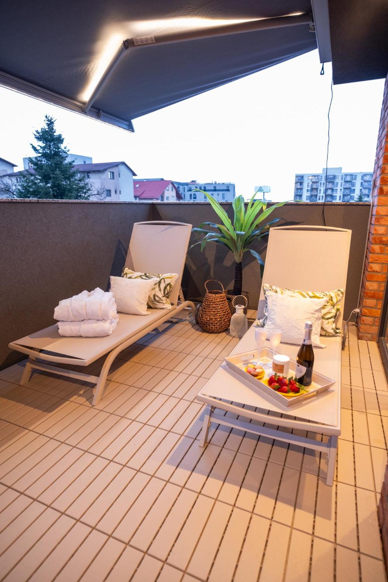 Jacuzzi & Sauna Skyview